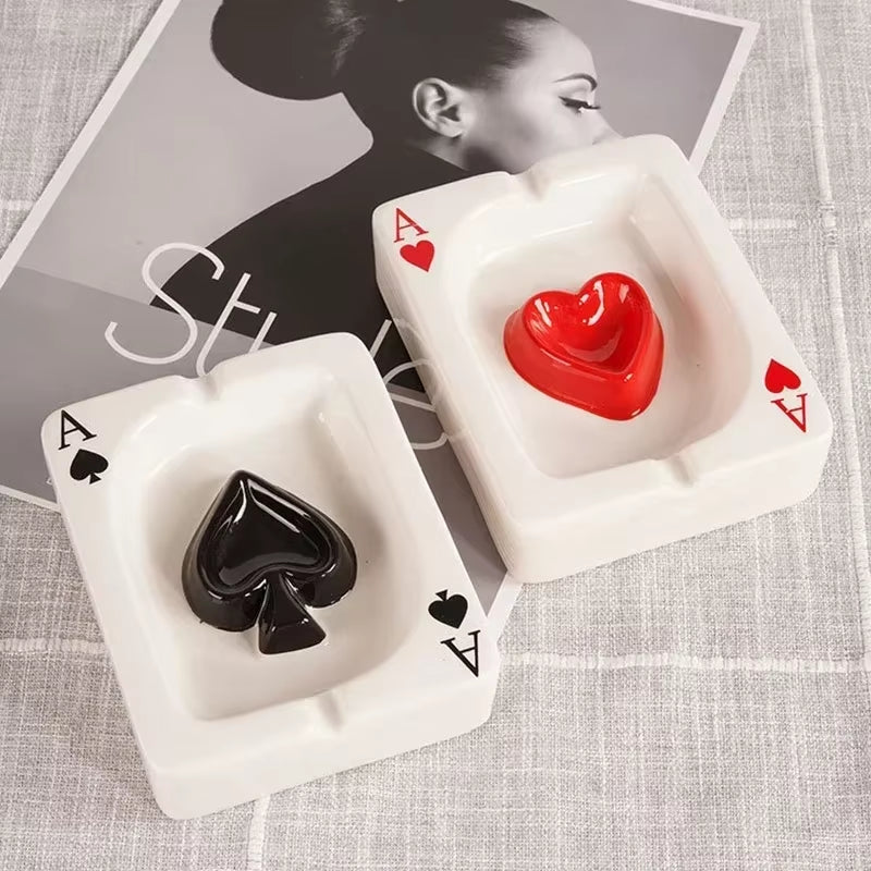Elegant European Heart-Shaped Ceramic Poker Ashtray - A Stylish Addition to Your Living Room