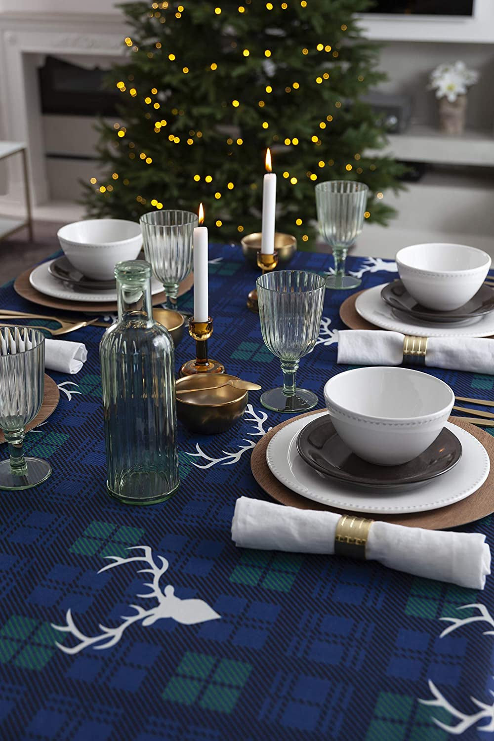 Traditional Christmas Tablecloth (59" x 86")