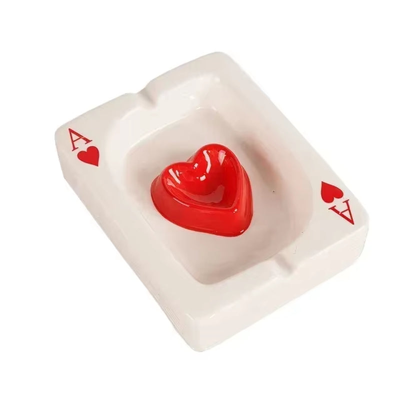 Elegant European Heart-Shaped Ceramic Poker Ashtray - A Stylish Addition to Your Living Room