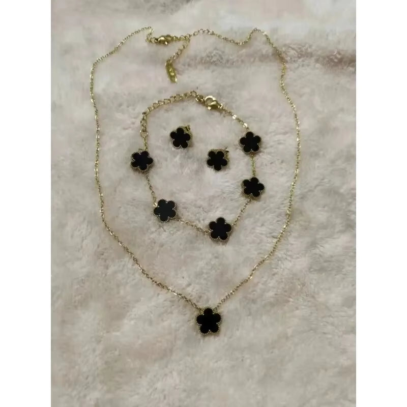 Elevate Your Style with the Adjustable Stainless Steel Plant Clover Bracelet for Women - Trendy Five Leaf Flower Jewelry