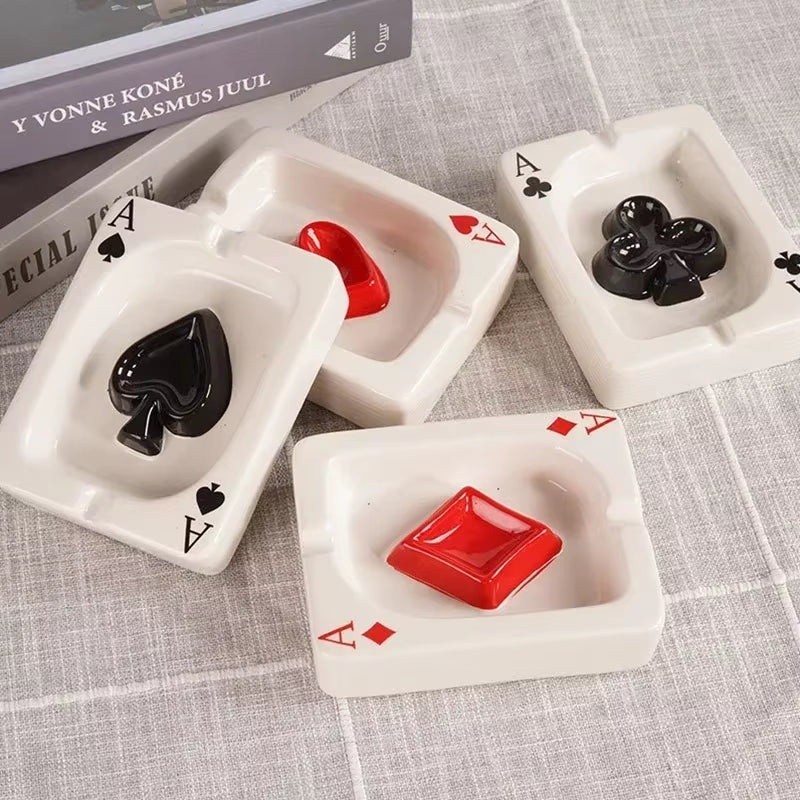 Elegant European Heart-Shaped Ceramic Poker Ashtray - A Stylish Addition to Your Living Room