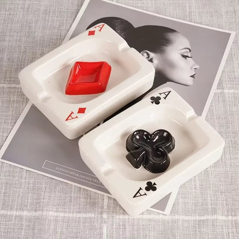 Elegant European Heart-Shaped Ceramic Poker Ashtray - A Stylish Addition to Your Living Room
