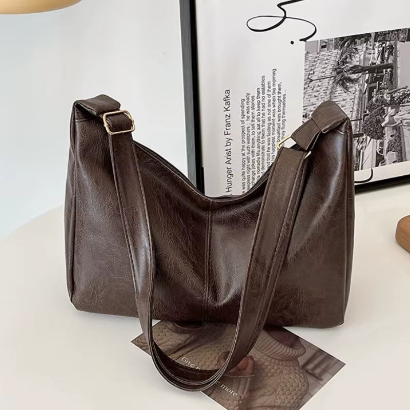 Elevate Your Style with the PU Leather Vintage Casual Tote Bag - A Chic Crossbody for the Modern Woman with Ample Storage